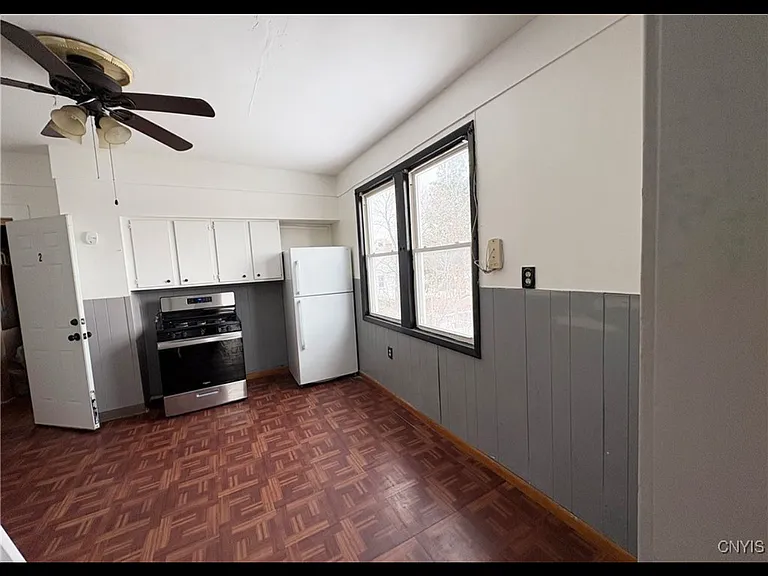 114 Josephine St — Photo 7