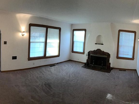 3rd image of 1118 Vine St