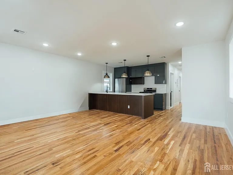 88 Hollywood Ave #2 — Photo 4