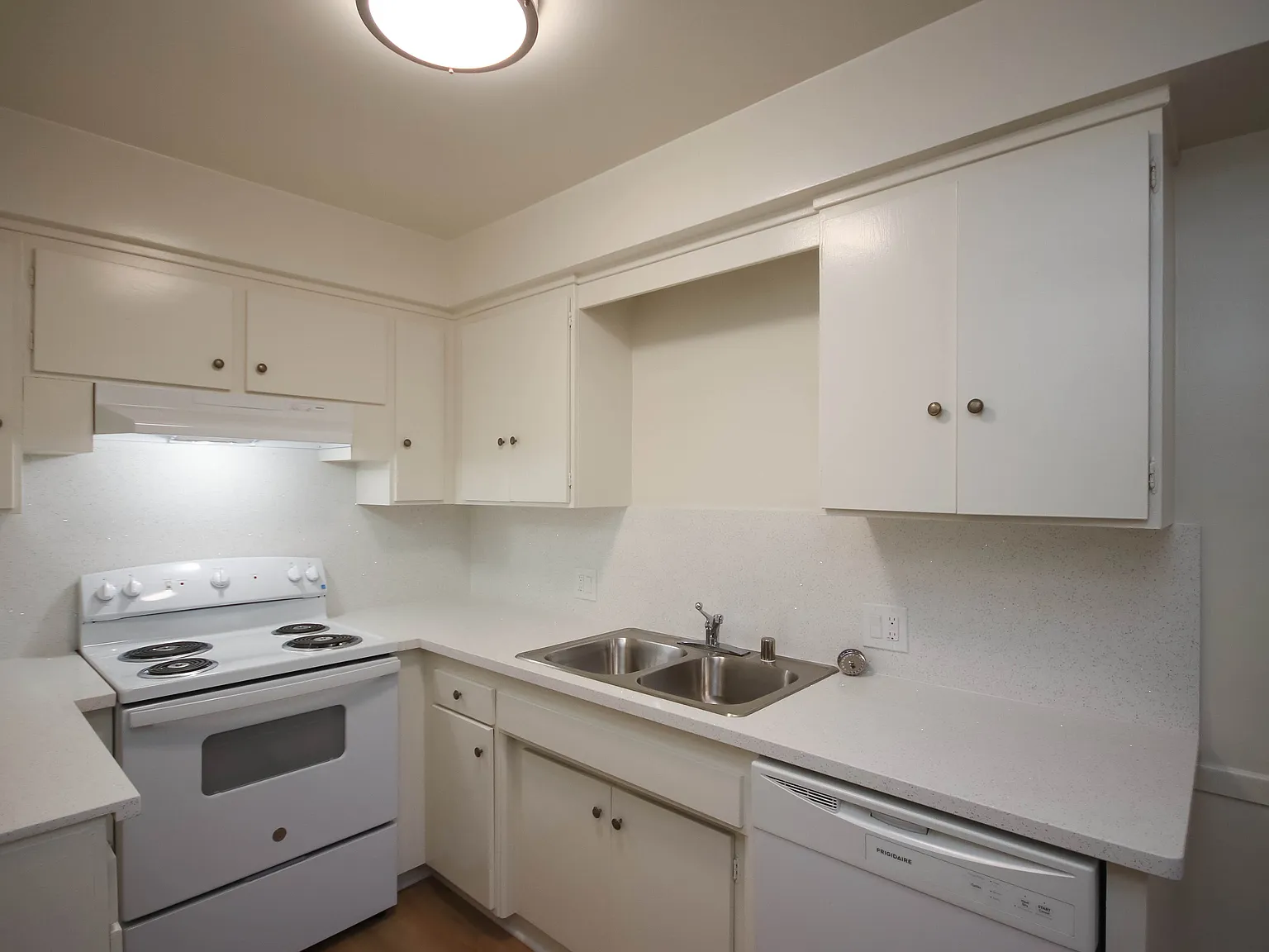 2 bed, $2,295 — Photo 3