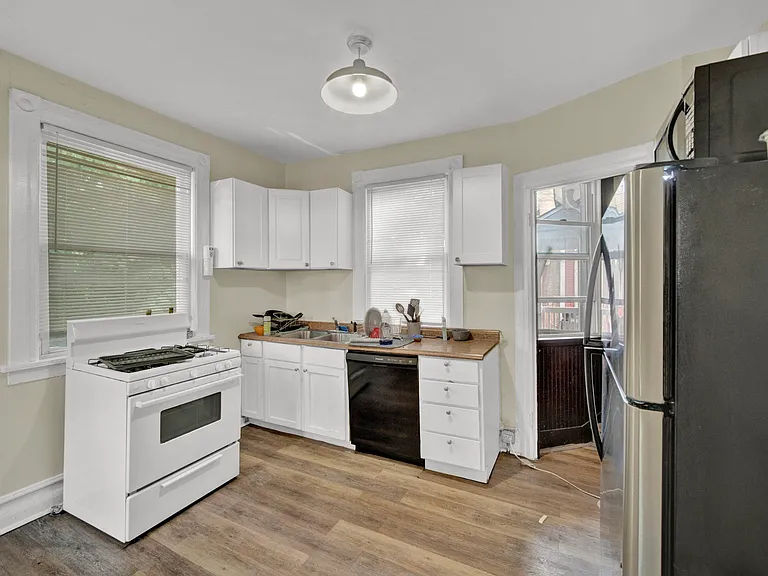 909 Gaffield Pl — Photo 9