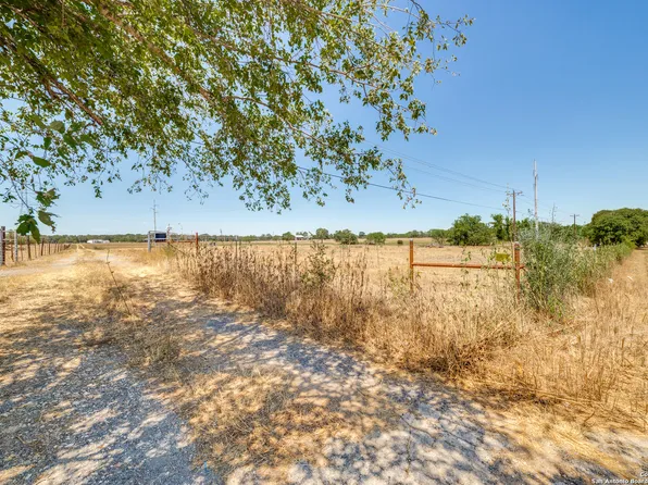 1576 SETTLERS WAY, Seguin, TX 78155