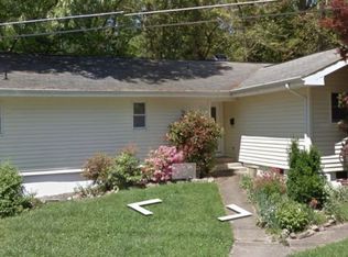 104 Darwin Ln, Oak Ridge, TN 37830