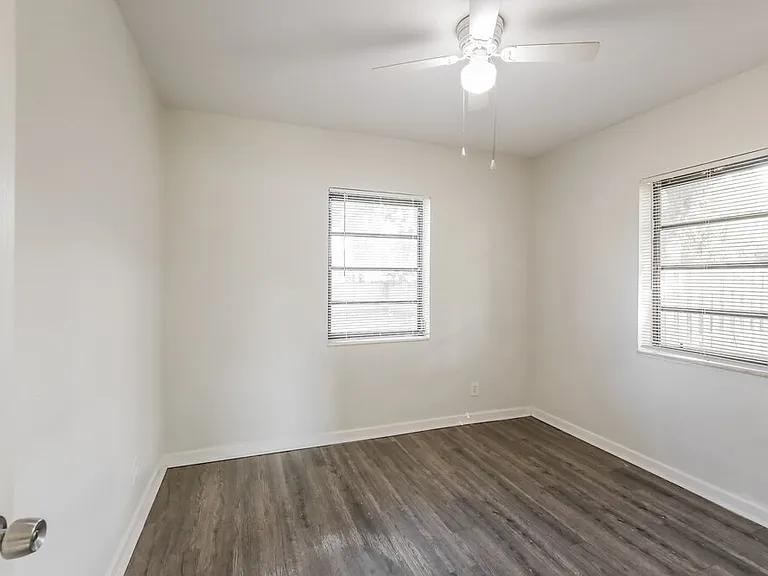 820 Carolina Ave — Photo 12