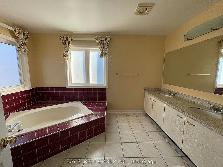 36 Tomlinson Cir — Photo 12