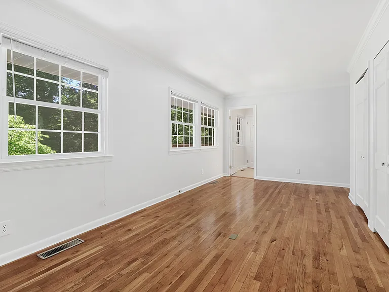 182 Weaver St — Photo 14