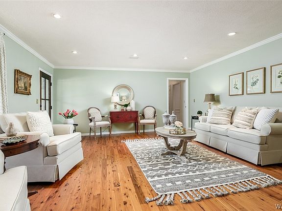 5th image of 217 Country Oaks Dr