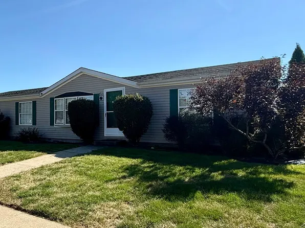 3313 Deerbrook Dr, Columbus, IN 47203