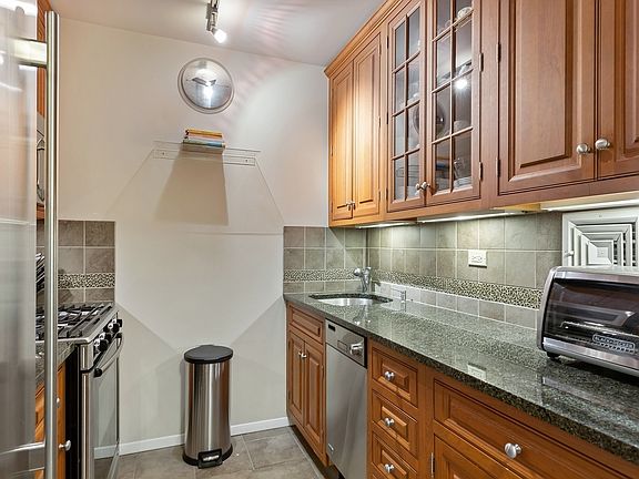 4th image of 245 E 93rd St APT 8B