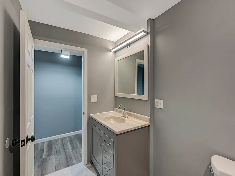 128 E Broad St #B — Photo 17