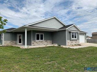 930 N Spencer Ln, Tea, SD 57064