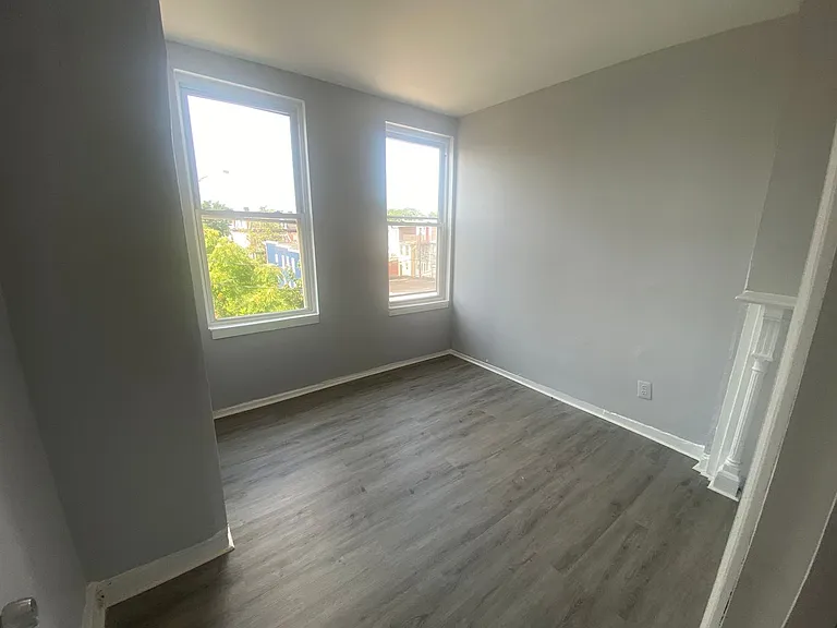 2572 McCulloh St — Photo 7