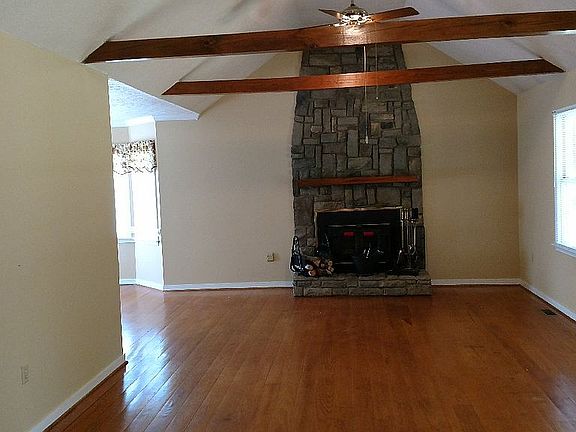 3rd image of 12309 Red Oak Ln