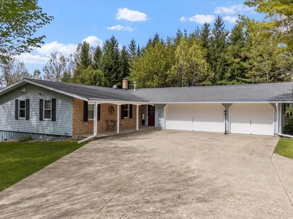 W4415 Park SQUARE SOUTH South, Random Lake, WI 53075