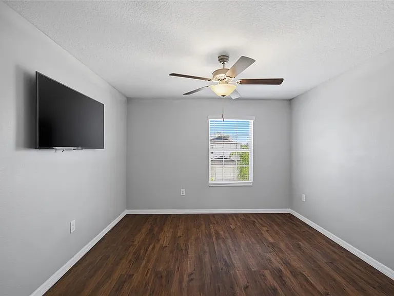 724 Royal Empress Dr — Photo 24