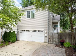 1325 E 14 Mile Rd, Birmingham, MI 48009