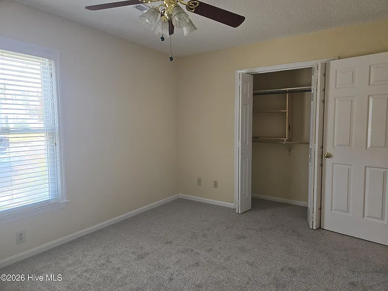 109 W Victoria Ct #A — Photo 8