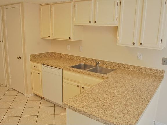 5th image of 6014 Bloomwood St