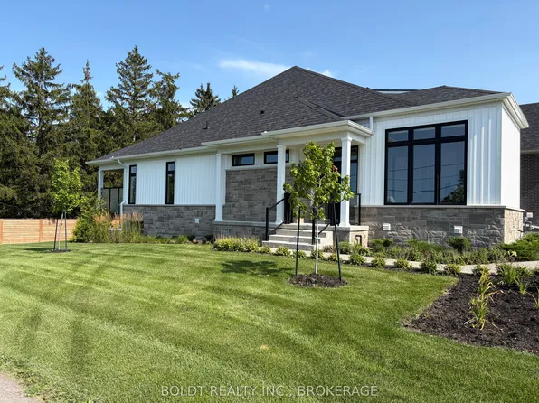 205 Saint Davids Rd #15, Thorold, ON L2V 2M2