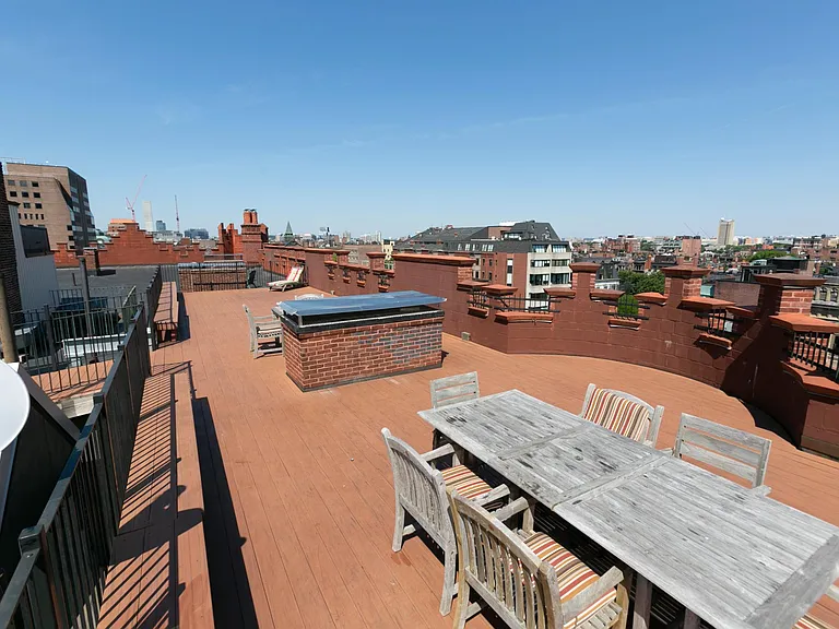271 Dartmouth St #2M — Photo 14