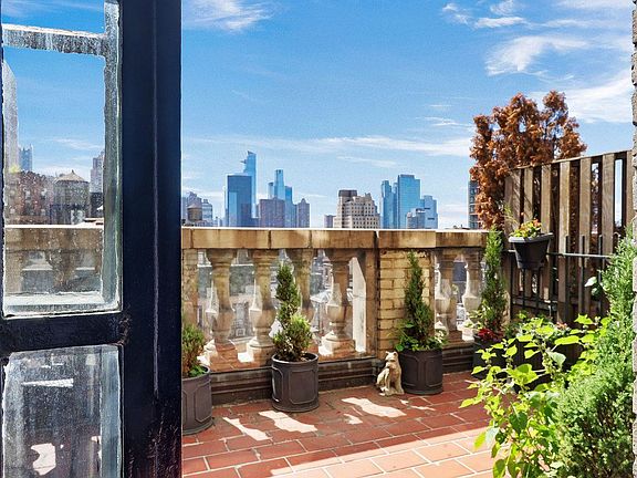 3rd image of 333 W 56th St APT 10H