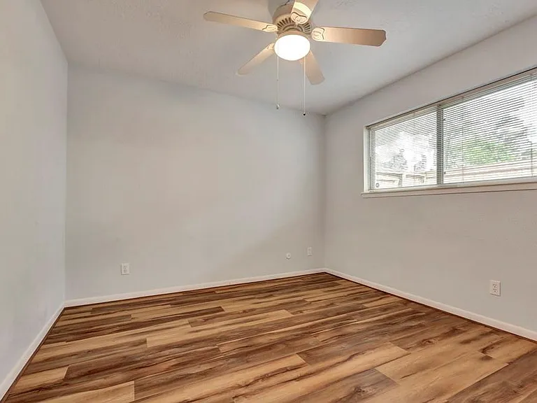 17 Wishbonebush Rd — Photo 5