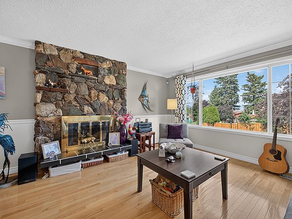5th image of 2094 Van Horne Dr