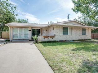 1809 Valleywood Dr, Carrollton, TX 75006