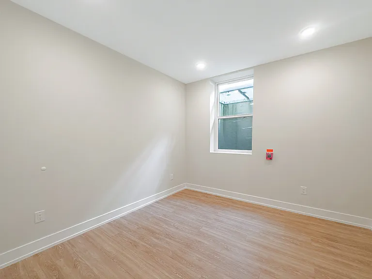 2156 N Darien St #A8 — Photo 11