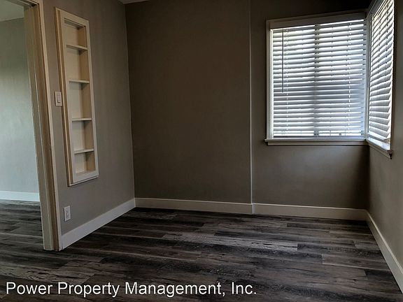 5th image of 1119 E Hyde Park Blvd #8402629