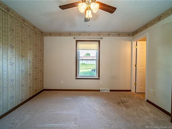 3rd image of 2470 Clover Valley Dr NW