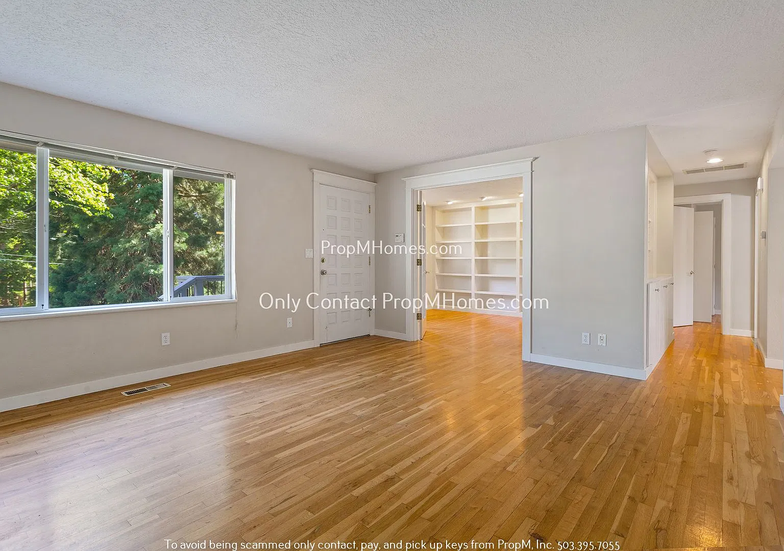 Bonny Slope 2BR Ranch with Hardwoods, Office/Den & Large Level Backyard! — Photo 4