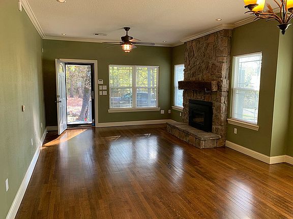 Living/Dining Area