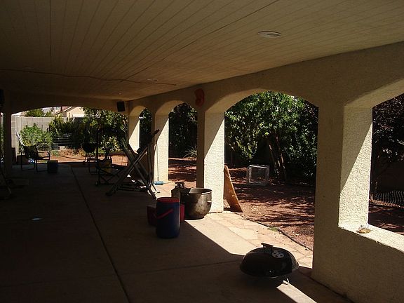 4th image of 3845 Idlewood Ave