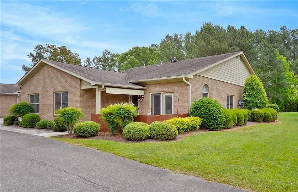 1st image of 148 Glenwood Cir