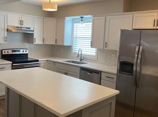 324 Birch Ln, Lawrence, KS 66044