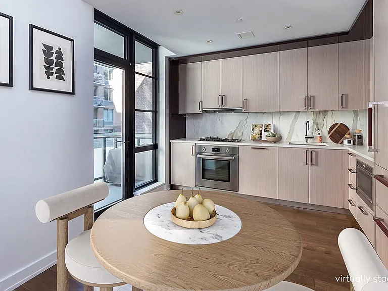 261 W 25th St #4E — Photo 3
