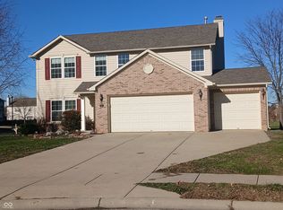 992 Paige Ct, Greenfield, IN