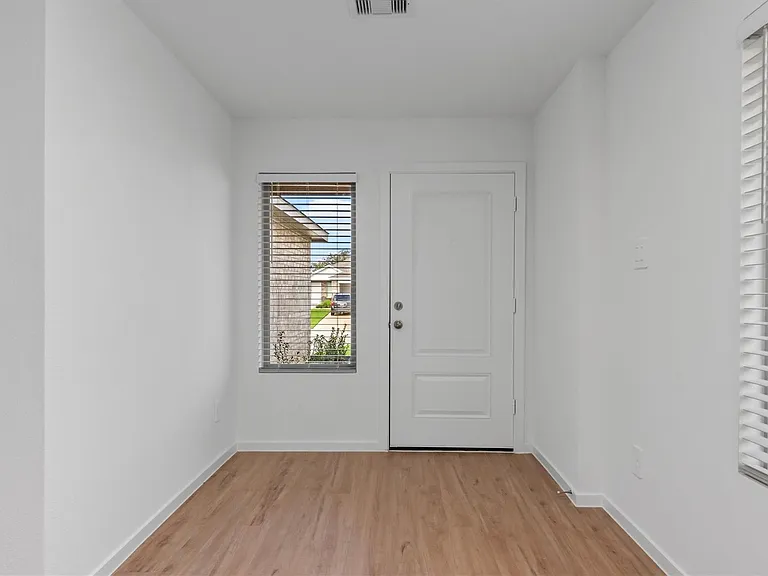 1525 San Sebastien Dr — Photo 5