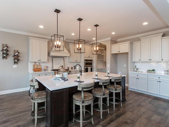 3rd image of 7902 Old Oak Ln