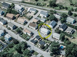 49 W Pontiac St, Warwick, RI 02886