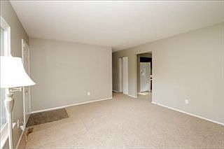 3rd image of 215 Algonquin St