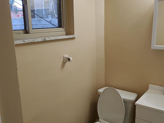2nd image of 1626 Clifton Ave #D