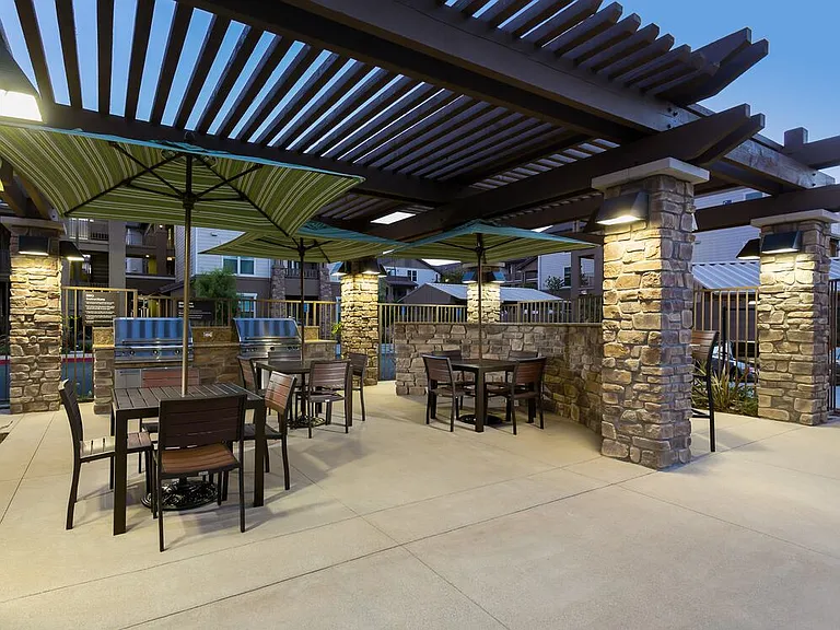 Poolside Lounge