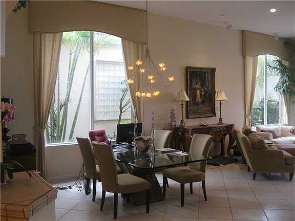 3rd image of 4053 Manchester Lake Dr