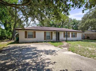 323 Fairpoint Dr, Gulf Breeze, FL 32561