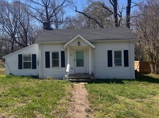 15208 Spruce Ave, Chester, VA 23836