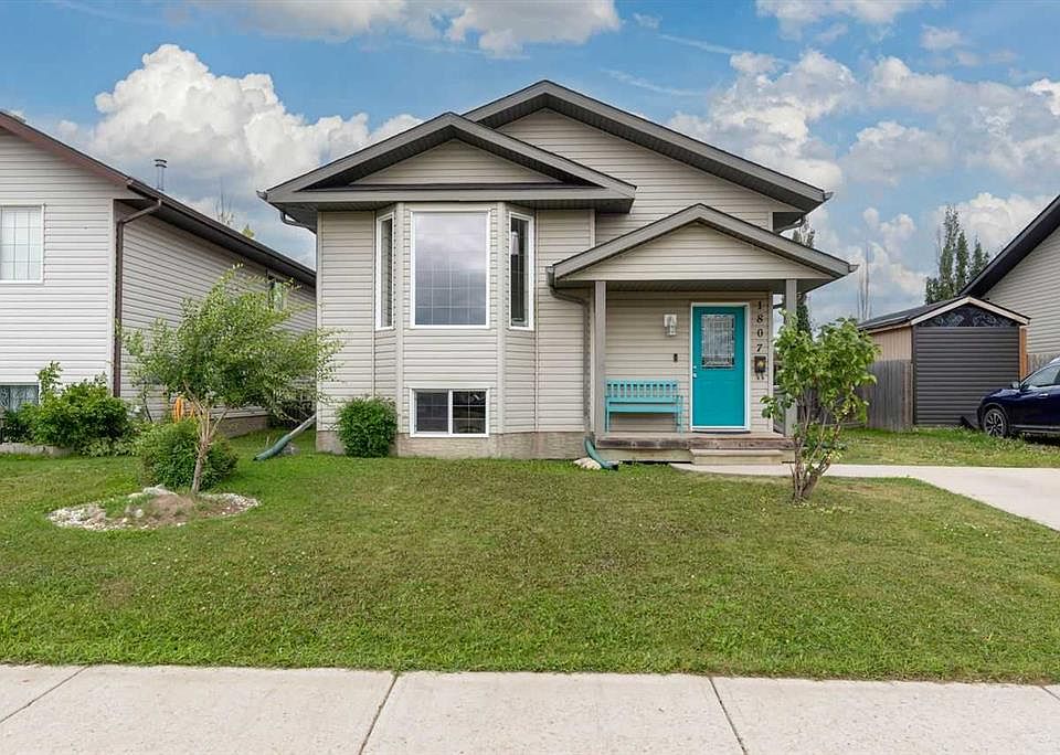 1st image of 1807 W 49th Ave