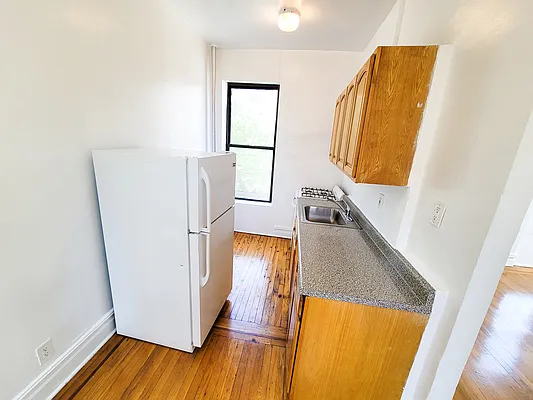 Rented by Premier One Realty LLC | media 10