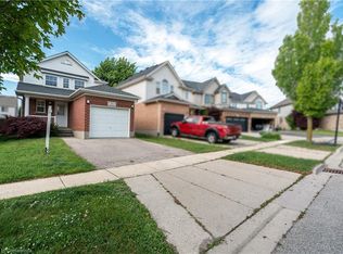 32 Amanda Walk, Cambridge, ON N3C4K8